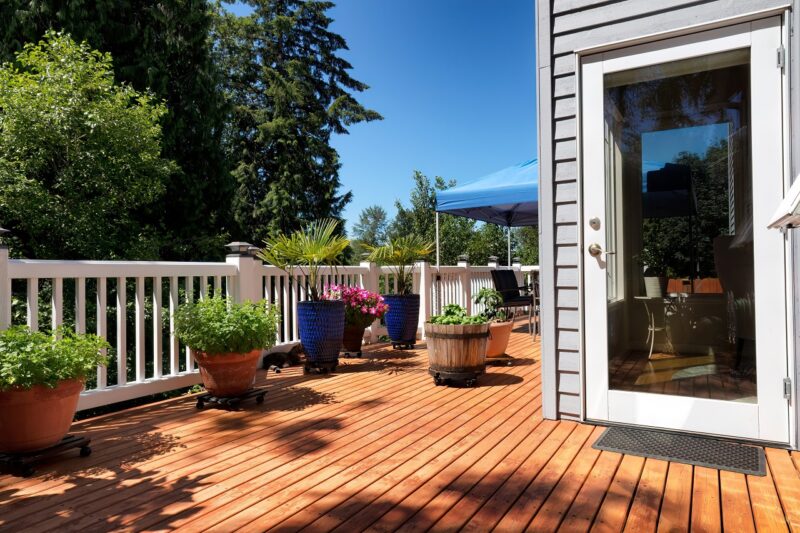 Choosing aluminium or timber decking